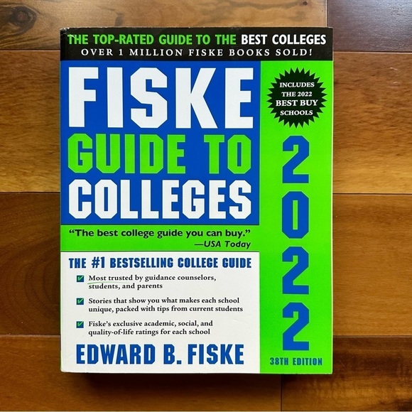 Fiske Guide to Colleges 2022 - Picture 1 of 4